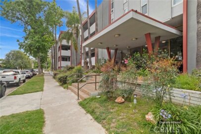 4915 Tyrone Avenue #136 Photo